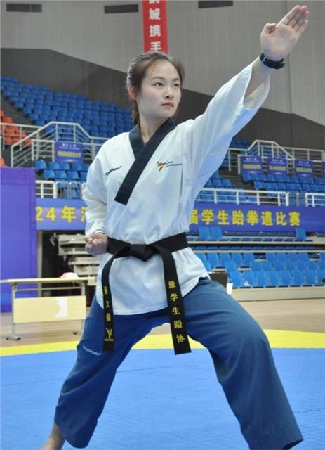 安阳工学院在河南省第十三届学生跆拳道锦标赛中喜获佳绩
