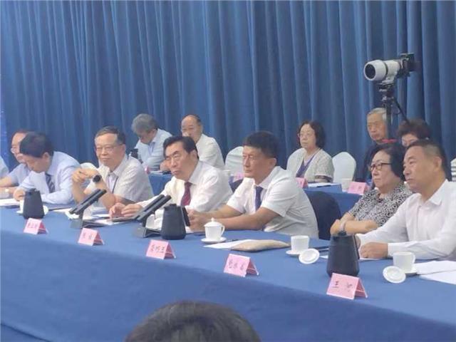 新疆迎来“天山南北院士行”盛事，共绘生态安全与生命健康新蓝图