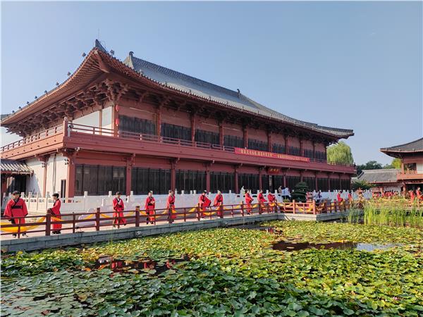 甲辰年 癸酉月 乙未日，潍坊好德国学院祭孔大典圆满礼成