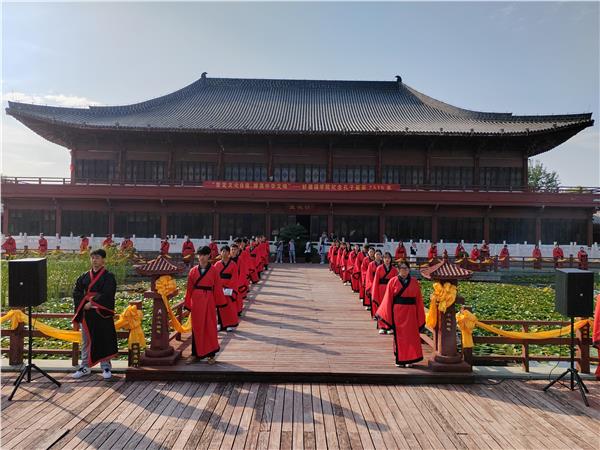 甲辰年 癸酉月 乙未日，潍坊好德国学院祭孔大典圆满礼成