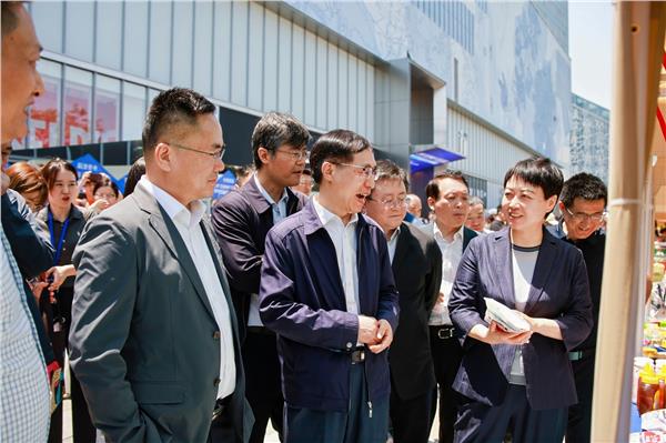 徽动消费・皖沪共融”—— 上海“五五购物节”安徽专场暨外贸优品中华行（安徽站）正式启动