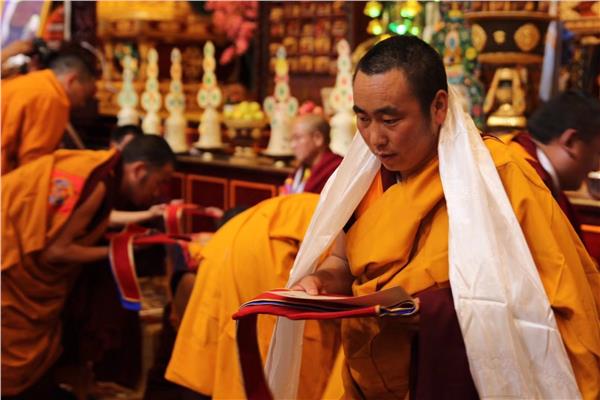 白玉寺佛学院阿根堪布简介