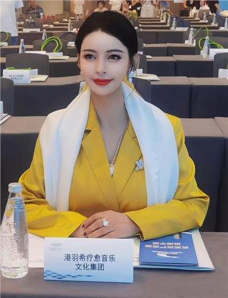 爱国港星、中国国际新闻杂志社副社长张羽希闪耀深圳文博会：艺术与科技共谱文化新章