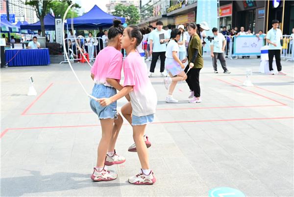 绳舞飞扬，跃动全城——2025合肥市全民健身运动会跳绳比赛燃动商圈图1