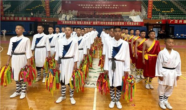 【经典演艺】少林小龙武校助力“发展体育运动 增强人民体质”题词73周年全民健身主题活动开幕式，演绎武术魅力