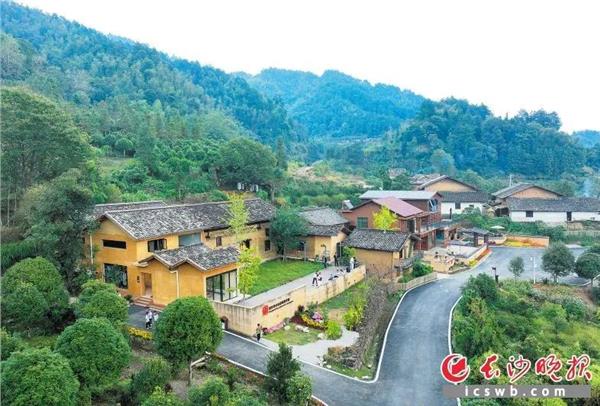 【行业研究】大学生背包创业型“小而美”文旅新场景构建方法论探讨—以湖南省为例