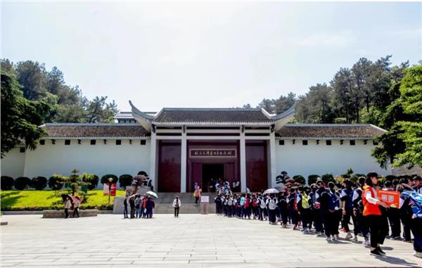 【行业研究】大学生背包创业型“小而美”文旅新场景构建方法论探讨—以湖南省为例