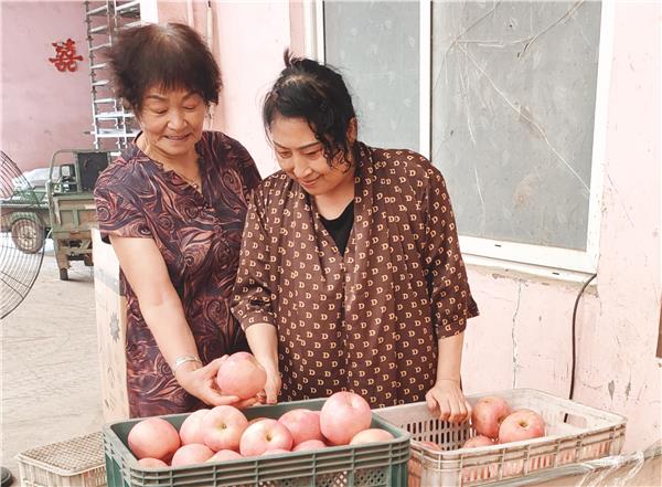 笔墨绘生活，文化入基层——著名画家高文清莅临山东省栖霞市喜祥果蔬开展文化交流活动