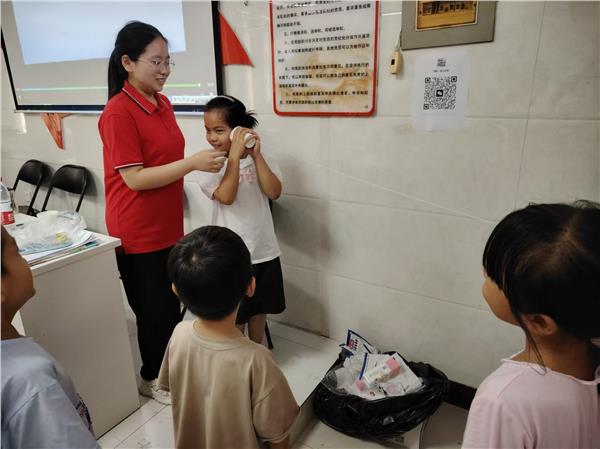 共青团计划——安阳师范学院物理与电气工程学院“探物明理 科普启航”志愿服务队走进世纪名城社区开展科普实践活动