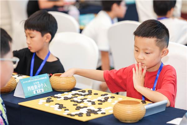 纹枰落子湖光畔，智慧交锋校园间——合肥市全民健身运动会围棋与国际象棋比赛同日落幕