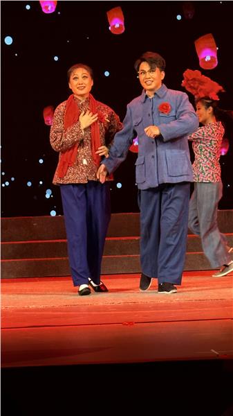  国际戏曲研究演艺协会河南协会 协同有关单位组织参观学习红旗渠上 的一座丰碑吴祖泰先进事迹活动