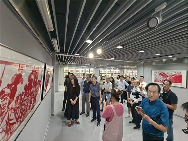 纪念中国人民抗日战争胜利暨世界反法西斯战争胜利80周年剪纸艺术作品展开幕
