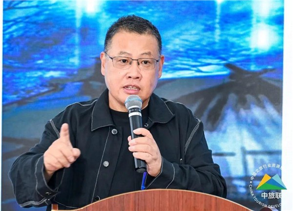 中国旅游景区协会副理事长兼秘书长陈献春出席2025城市文旅资源招商推介活动图3