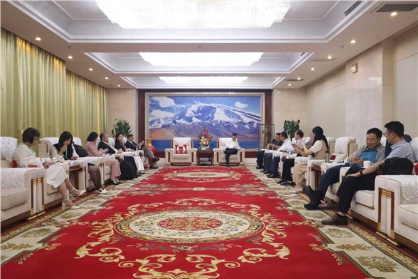 麦盖提启建全球最大风光氢氨醇储基地，十方联合体领航沙漠治理中国方案赋能“一带一路”