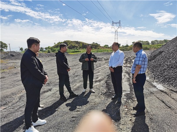 未雨绸缪保供暖 心系民生送温暖——王士强市长深入供热中心调研指导