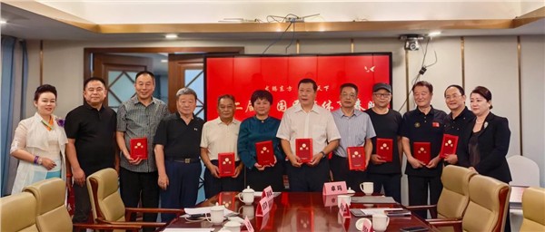 第二届中国民族体育春晚海南座谈会盛大召开 各界精英汇聚椰城共绘蓝图