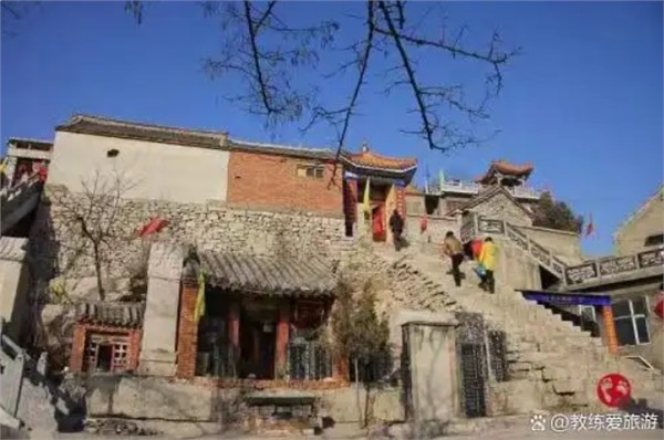 安阳林州白云山有着号称林州版的小布达拉宫，这里值得一游吗