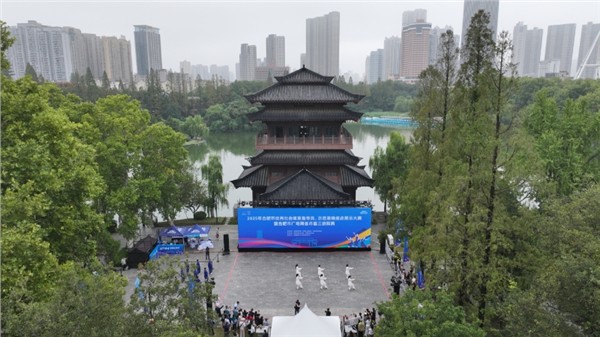 逍遥津畔太极风，合肥城下舞韵浓——2025年合肥市优秀社会体育指导员、示范晨晚练点展示大赛暨合肥市广场舞省市县三级联赛成功举办
