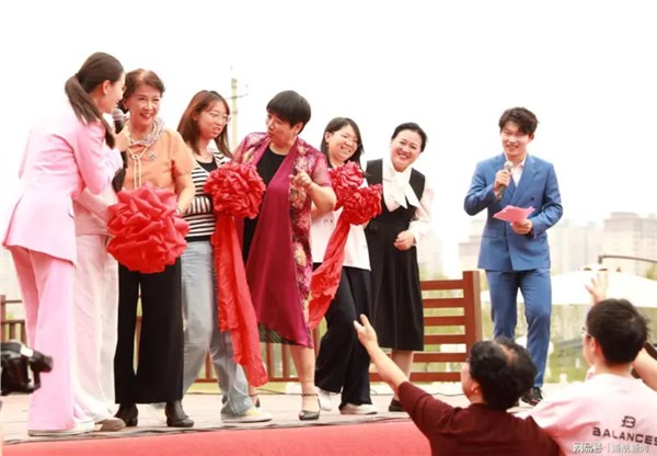 邢暖双节·绣球牵缘——《婚礼中国》国庆中秋婚恋活动盛大举行