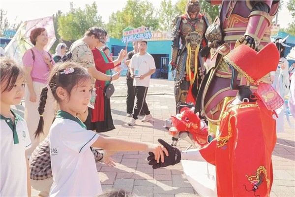 陈献春：构建支撑"场景驱动型经济"的理论框架、人才图谱与学科新生态