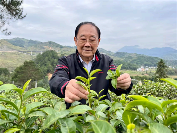 “为中国企业家健康跨过100岁”而努力奋斗