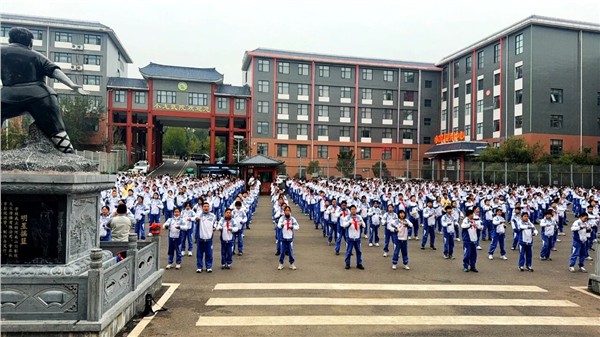 少林小龙武校：北京陈经纶中学分校600名师生 沉浸式感受武术魅力