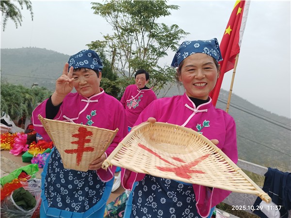 _IBK_5.jpg 焦作革命老区纪念馆举办重阳敬老文艺汇演活动 红色传承与敬老美德交相辉映