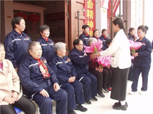 焦作革命老区纪念馆举办重阳敬老文艺汇演活动 红色传承与敬老美德交相辉映图2