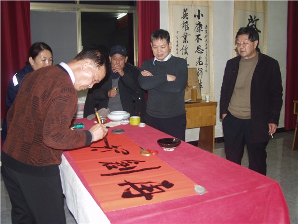 _IBK_2.jpg 以笔为媒 以墨为韵——焦作革命老区纪念馆举办红色书法笔会