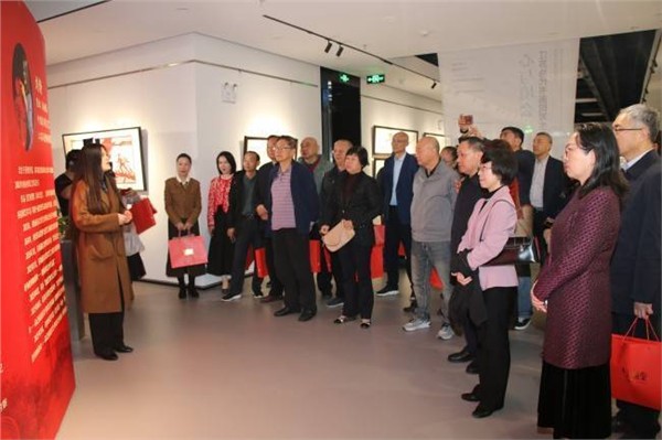 _IBK_4.jpg “铭记抗战历史 赓续红色血脉”刘静剪纸艺术作品展在江苏省文化馆开幕