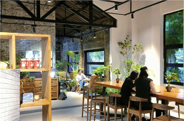 成都彭州市“彭派生活方式”从“旅游目的地”到“生活目的地”的转型路径探析