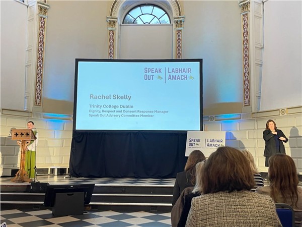 中国国际新闻杂志社爱尔兰分社社长陈秋梅出席“Speak Out”发布会，共同推动校园安全