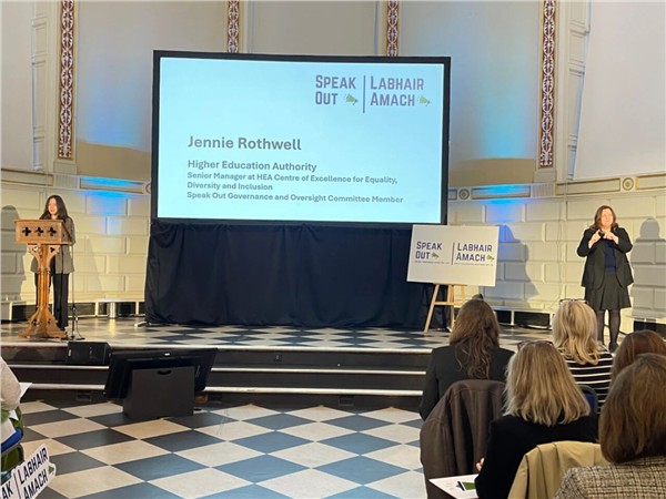 中国国际新闻杂志社爱尔兰分社社长陈秋梅出席“Speak Out”发布会，共同推动校园安全