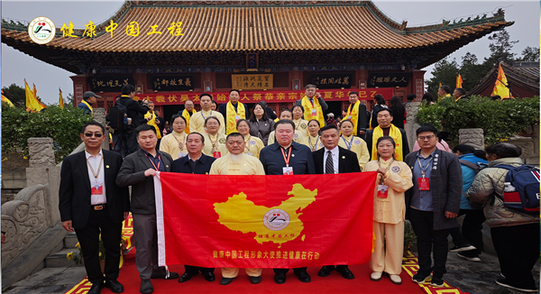 健康中国工程形象大使陈志刚、肖秋成应邀到河南各地参加活动