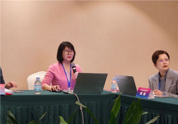 _IBK_3.jpg 国际文化艺术交流达人、中国国际新闻杂志社爱尔兰分社社长陈秋梅,震撼学术界