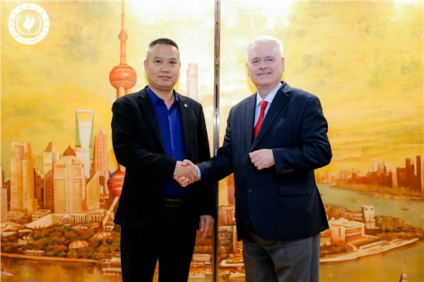 _IBK_3.jpg 中国国际新闻杂志社经济部主任黄顺永助推“精忠报国”牌有机富硒纯绿豆产品