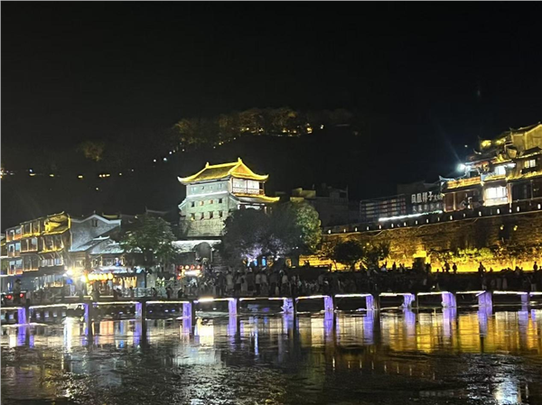 _IBK_图片2.png 湘土寻脉、声达四海、解码湖南、链接世界——飞越大洋,寻美凤凰