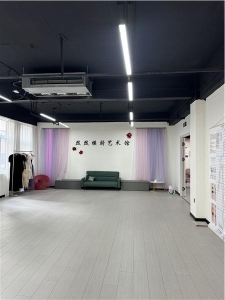 _IBK_7.jpg 然然模特艺术馆隆重开业 双基地授牌共助发展