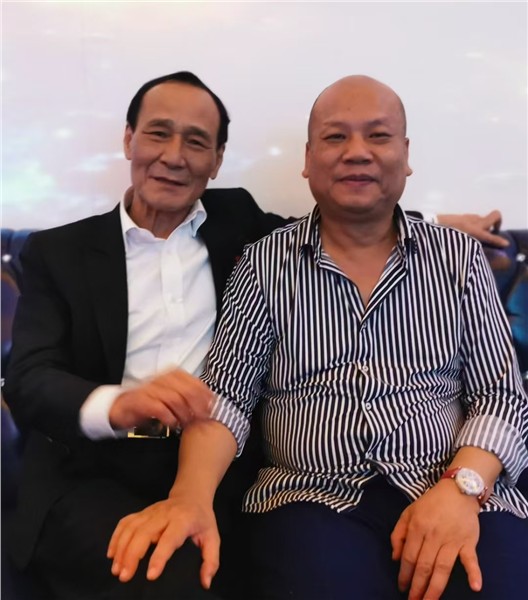 中国国际新闻杂志社东南亚分社副社长李義明心系香港火灾，助力前线！