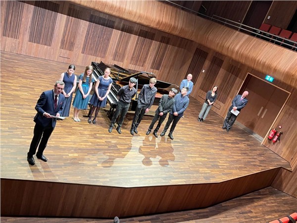 爱尔兰皇家音乐学院青少年独奏总决赛中，华人选手大放异彩