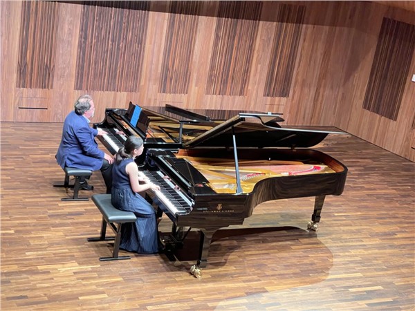 爱尔兰皇家音乐学院青少年独奏总决赛中，华人选手大放异彩