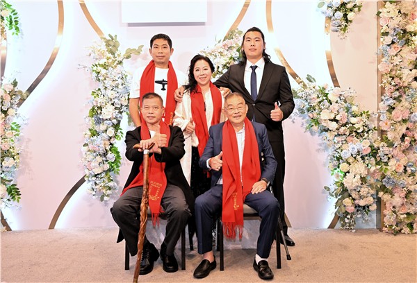 _IBK_2.jpg 沈火新、颜光兴导演收徒仪式盛大举行 众星云集见证游淇潆入门