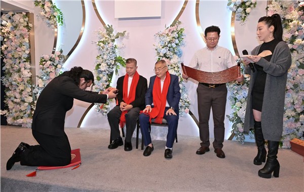 _IBK_3.jpg 沈火新、颜光兴导演收徒仪式盛大举行 众星云集见证游淇潆入门