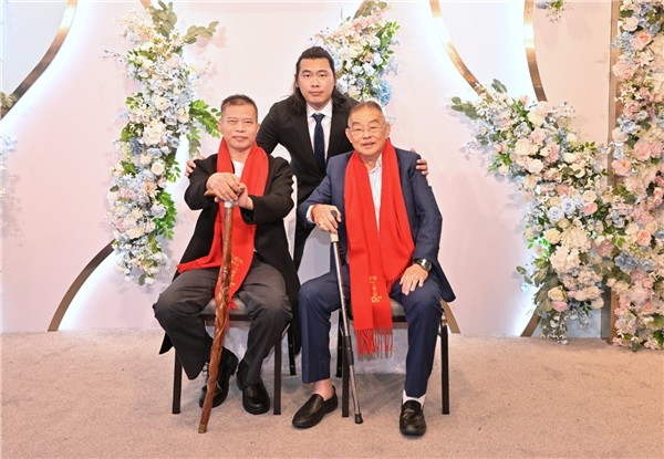 _IBK_5.jpg 沈火新、颜光兴导演收徒仪式盛大举行 众星云集见证游淇潆入门