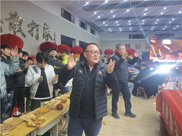 “精忠报国”杯国际散打赛事元旦联欢晚会暨刘兵散打基地新年表彰会成功举办