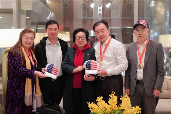 龚氏三杰”获联合国80周年庆典《世界和平和谐奖》受关注