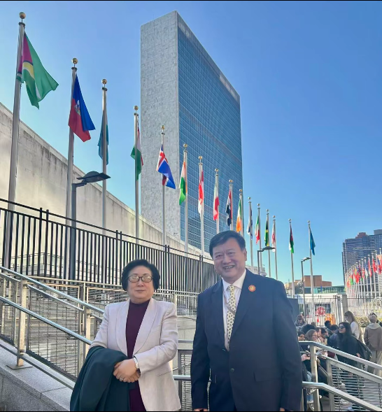 龚氏三杰”获联合国80周年庆典《世界和平和谐奖》受关注