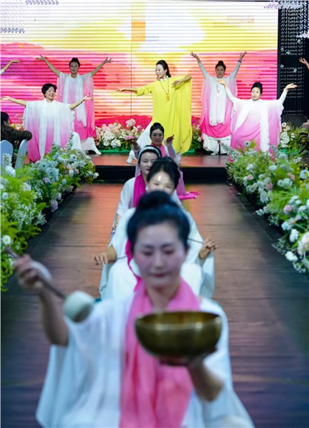 _IBK_8.jpg 中国国际新闻杂志社国际天缘禅舞艺术传播院携手安阳市企联举办“精忠报国”之“禅舞颂中华、再创新辉煌”迎新春晚会