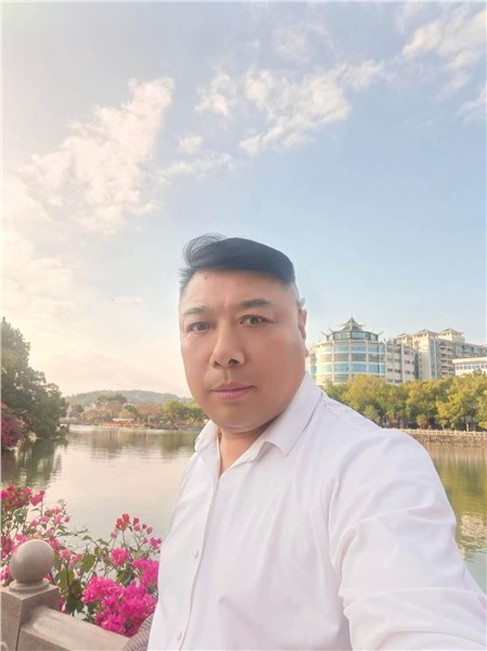 郝江华：爱的谛听