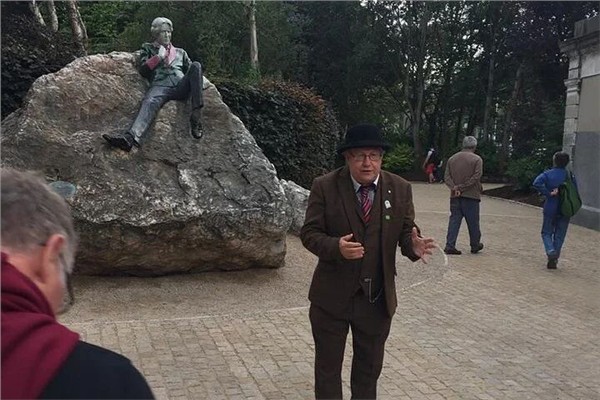 都柏林历史的讲述者，“世界因爱而生”全球春晚的记录者——爱尔兰著名导游，特色旅游品牌创始人Dave&nbsp;Kavanagh 